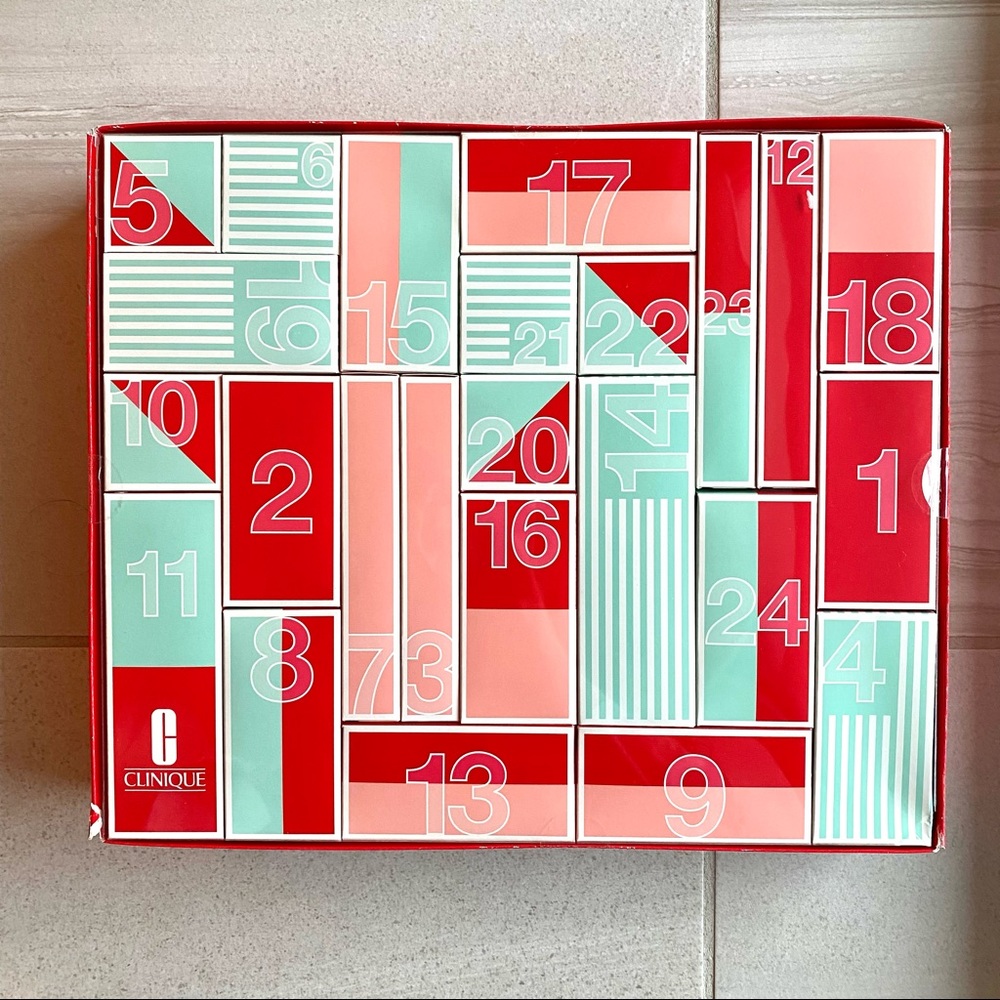 Clinique 24 Days Advent Calendar